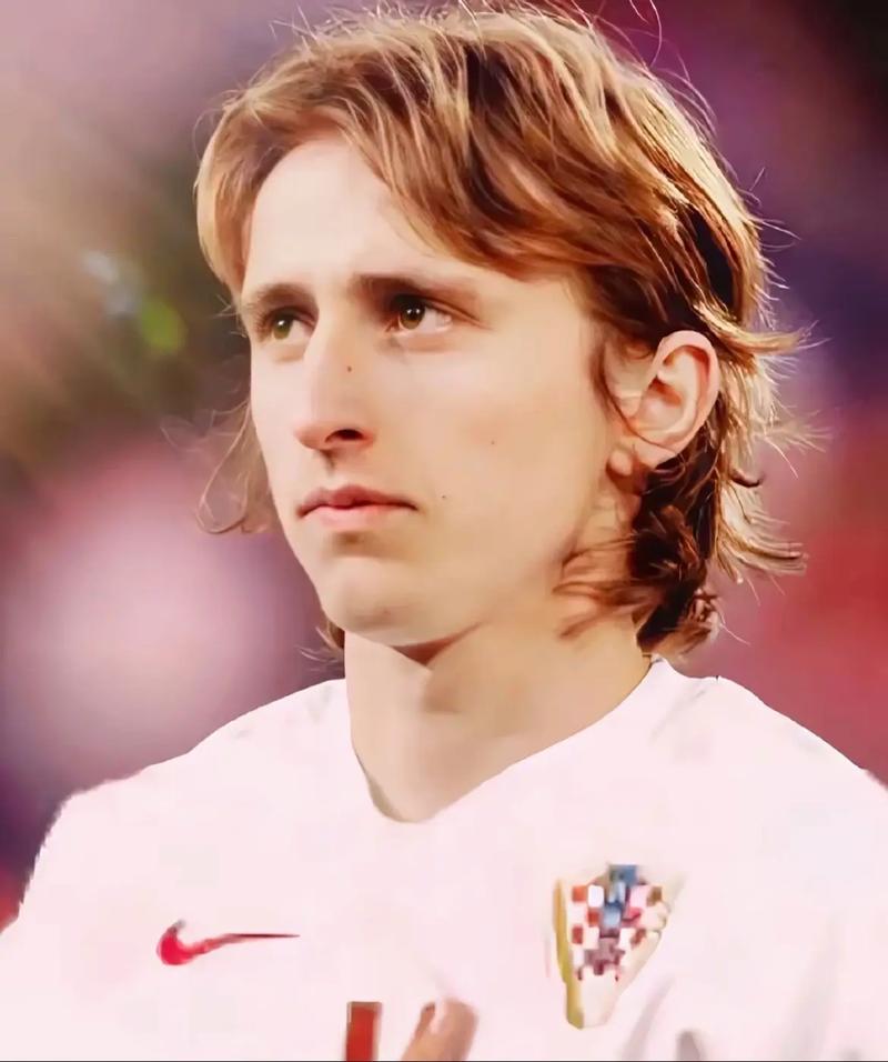 裁判尽力了？东契奇19分带不动！詹姆斯正负值-16拖后腿，罚球悬殊