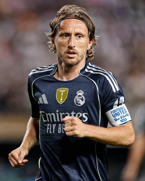 [天下足球]阿德利建功 勒沃库森战胜波鸿