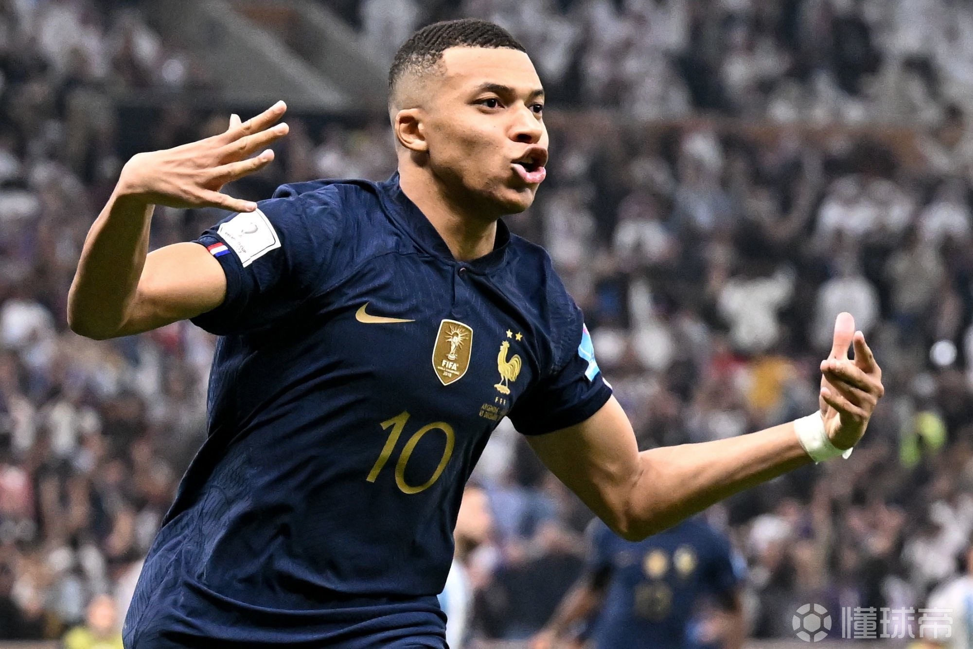 安东尼·戴维斯因手部手术缺阵数月，独行侠赛季前景堪忧