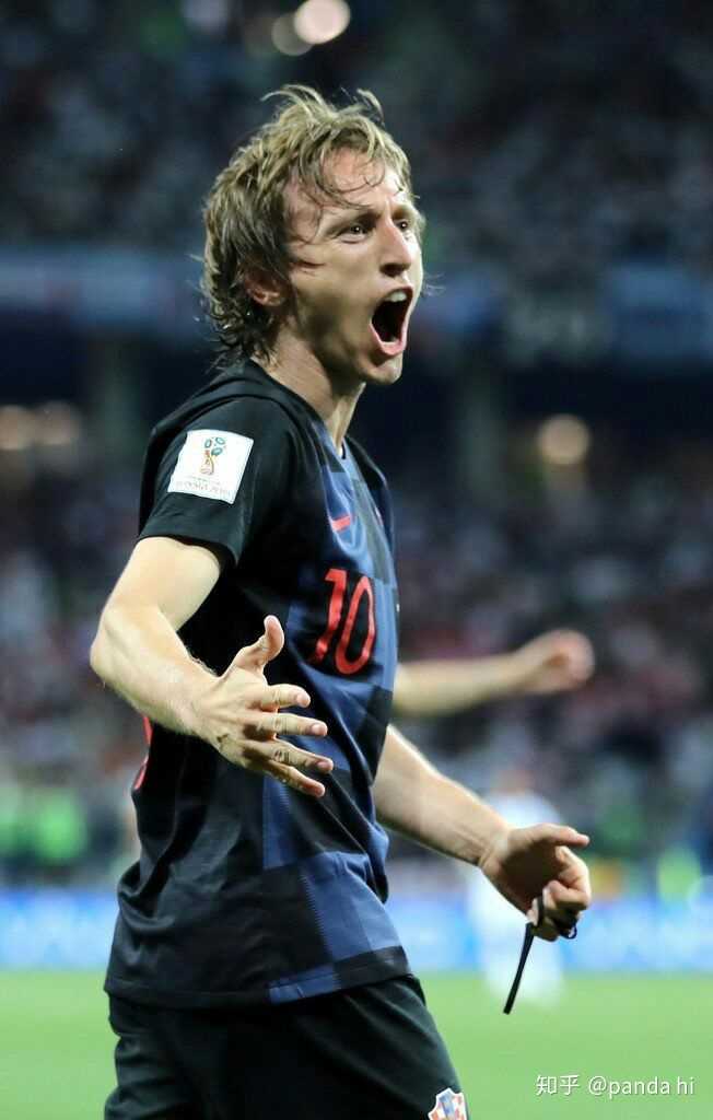 [中超]于汉超带球突入禁区 左脚低射锁定胜局